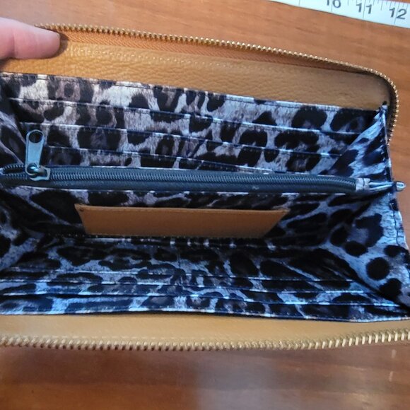 KENNETH COLE Saddle Brown Leather Wallet W/ Removable Wristlet- Zip Around - Picture 4 of 14